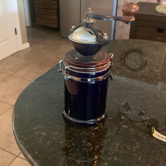 Coffee bean grinder. - Picture 2 of 4